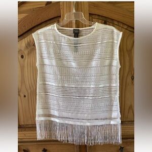 Women’s Chico’s Travelers white lace fringe sleeveless tunic shirt - size 0 (4)